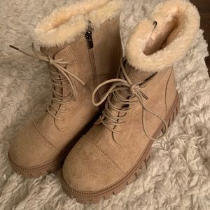 Brand new Never worn Tan Lug boots